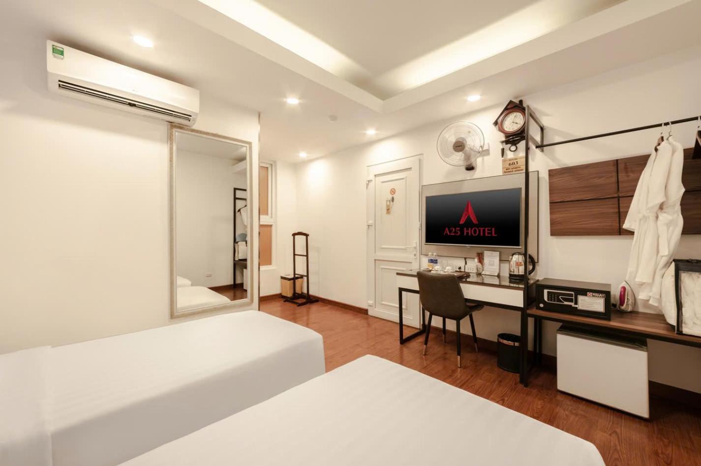 A25 Hotel - 46 Châu Long Hanoï Extérieur photo