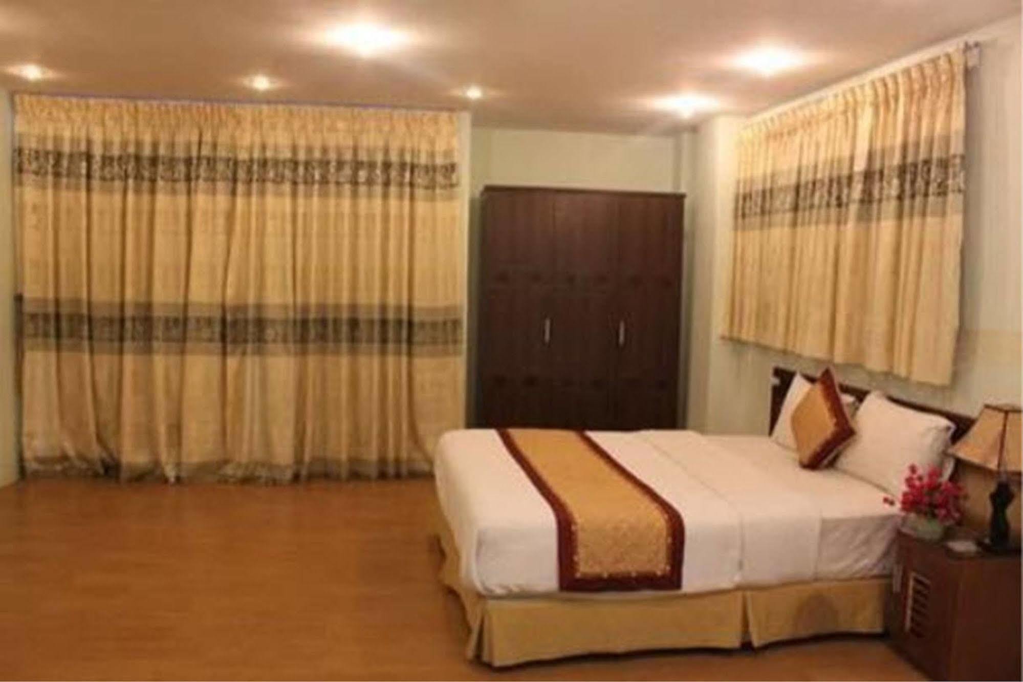 A25 Hotel - 46 Châu Long Hanoï Extérieur photo
